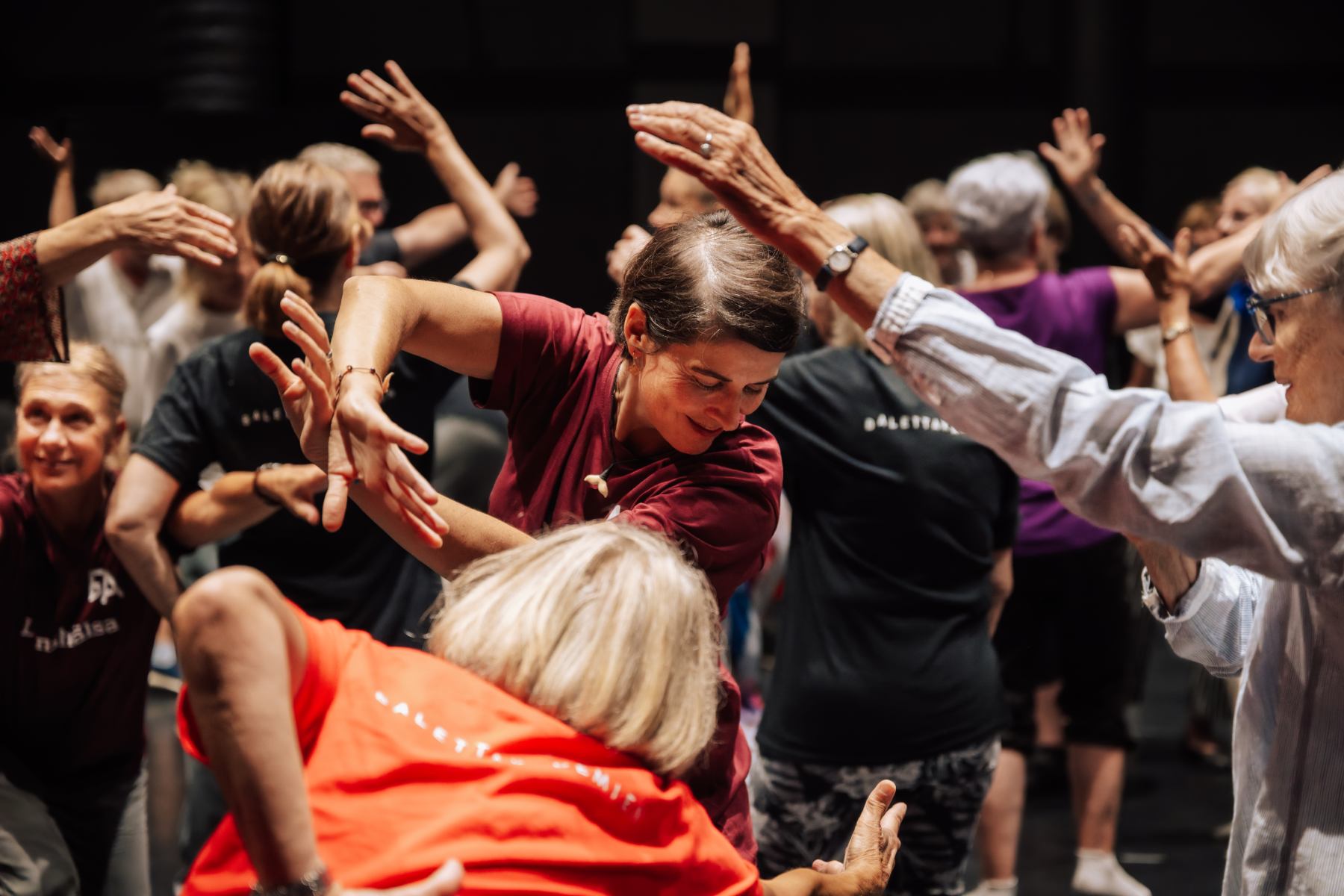 Bild för Dansa dig stark – dans och rörelseworkshops