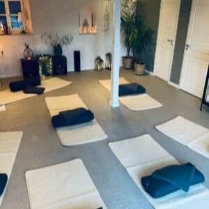 Bild för Yoga och samtal för dig som är i arbetsför ålder. Anmälan.