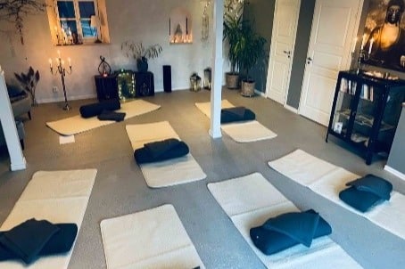 Bild för Yoga och samtal för dig som är i arbetsför ålder. Anmälan.