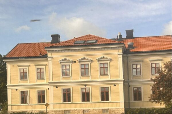 Bild för Nu är huset vårt